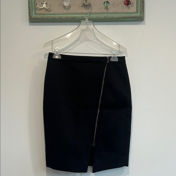 J. Crew Dresses & Skirts - J. Crew Black Career Pencil Skirt with Diagonal Zipper Womens size 6 new